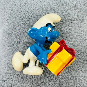 Vintage Jokey Smurf Pin Die Cast Present Box Cartoon Comic 70s Collectib…
